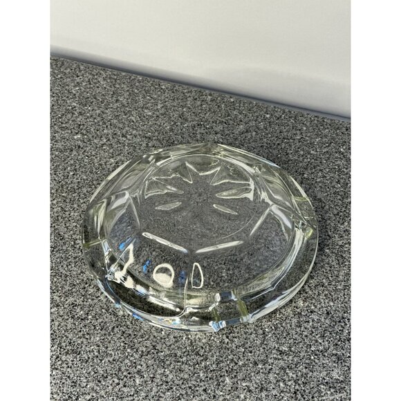 MCM VTG Heavy Clear Pressed Glass Ashtray Daisy Petal Pattern Round Ashtray - Picture 3 of 3